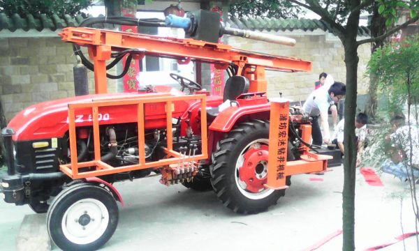 Z-WC200拖拉機式全液壓氣動鉆機 (17).jpg