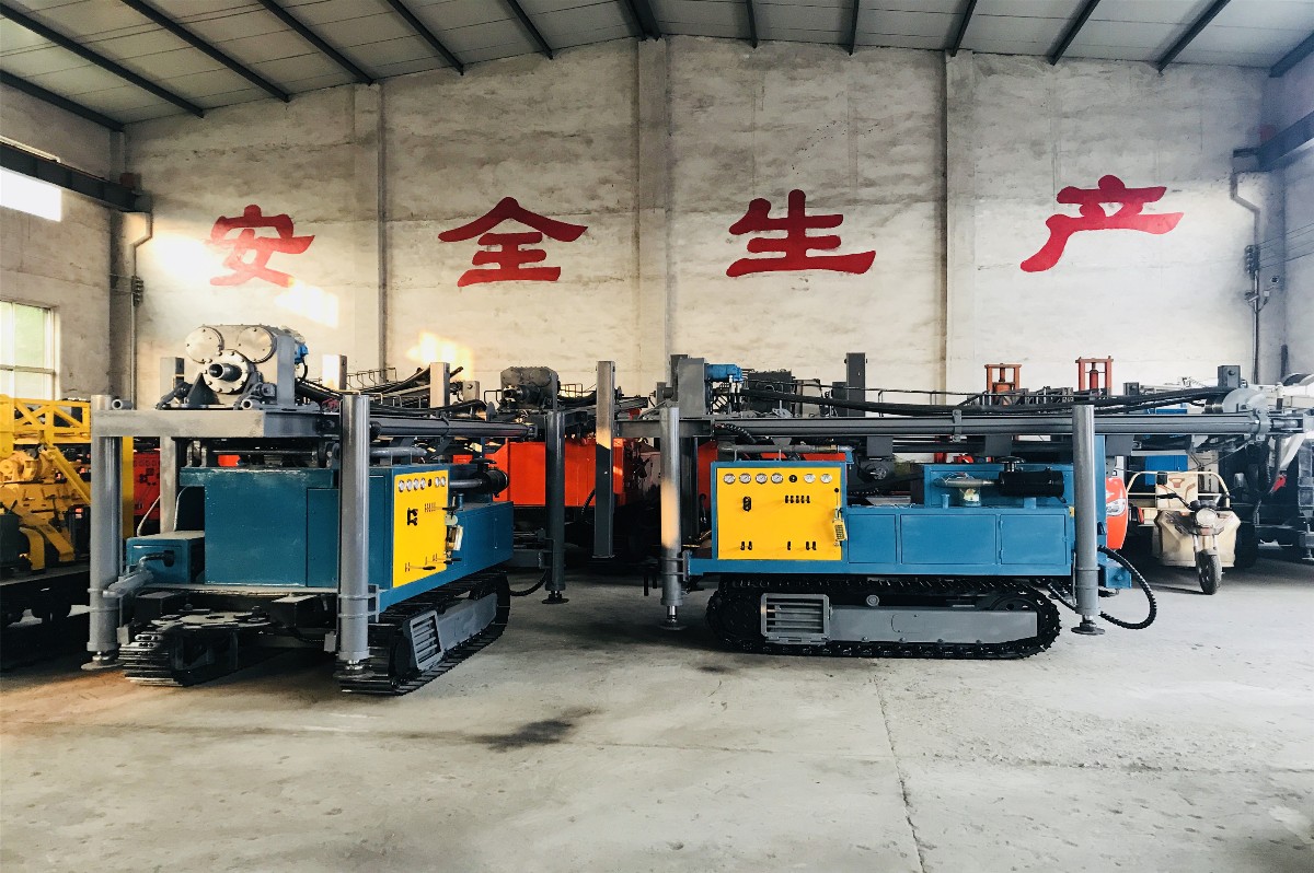 Z-WC400A全液壓履帶氣動(dòng)鉆機(jī) (9).JPG