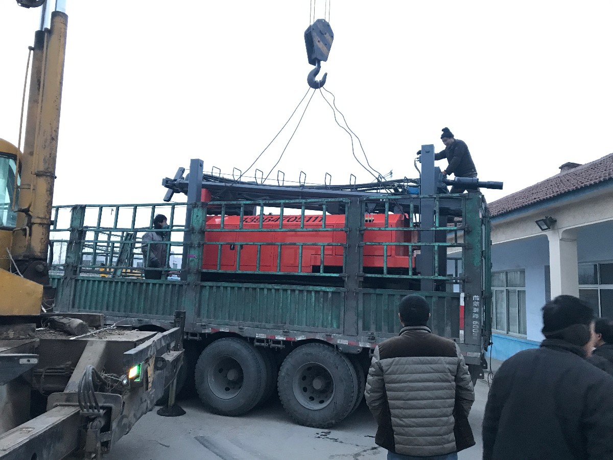 Z-WC400B全液壓履帶氣動鉆機 (70).JPG