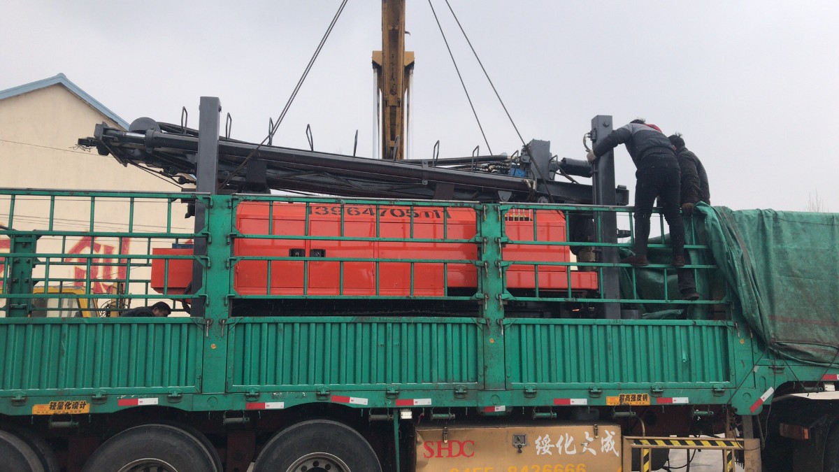 Z-WC400B全液壓履帶氣動鉆機 (10).JPG