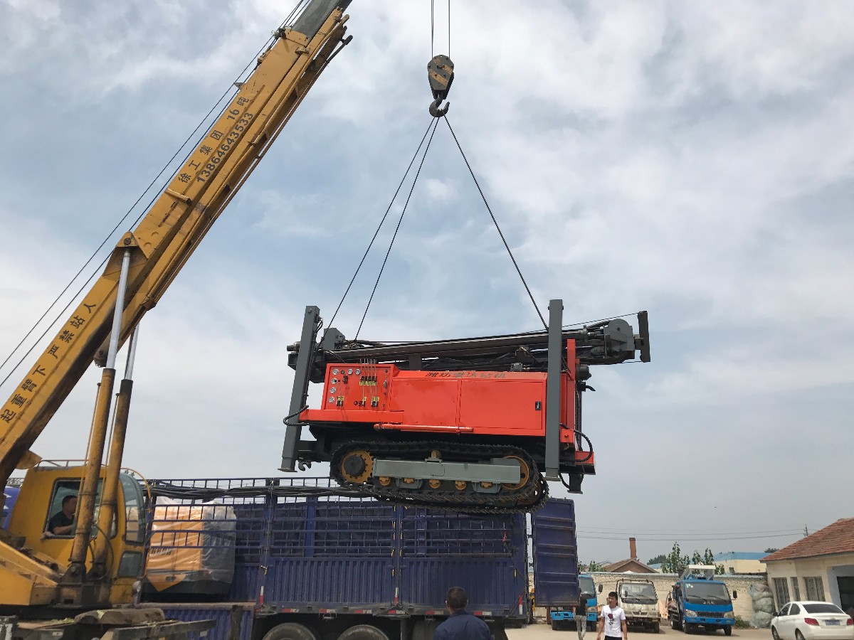 Z-WC400B全液壓履帶氣動(dòng)鉆機(jī) (19).JPG